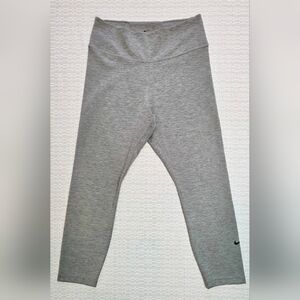Nike Dri-Fit High Rise Gray 7/8 Leggings Size M